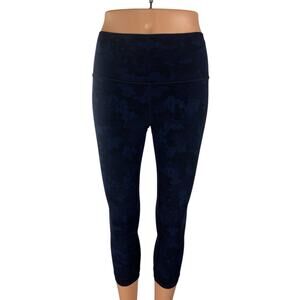Lululemon Women's Blue Camo Cropped Yoga Running Athletic Leggings Pants Size 0